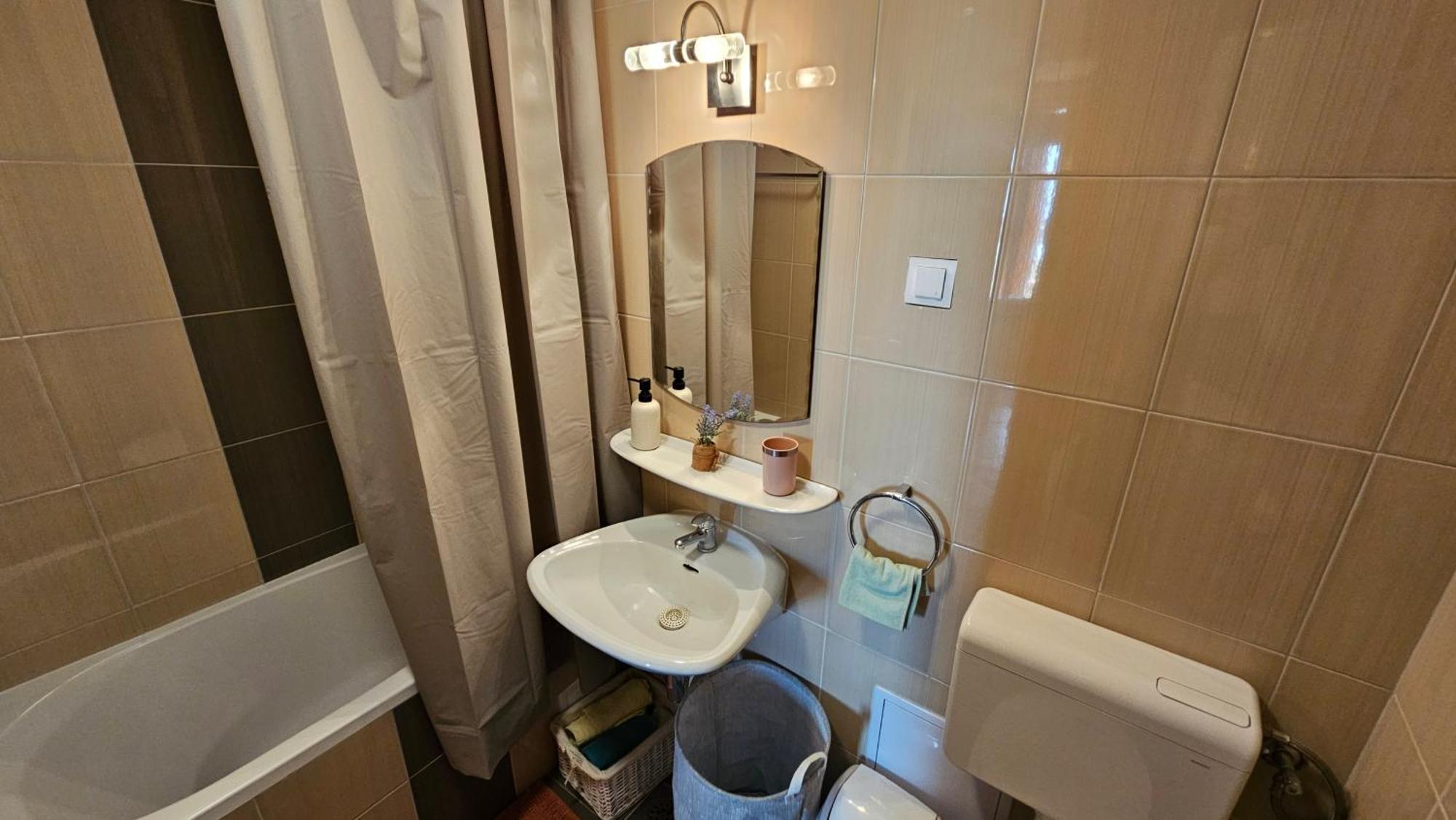 Matea Zlatni Potok Apartment *